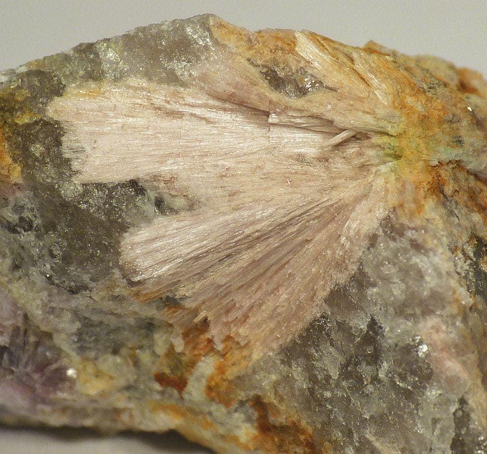 Rossmanite mineral
