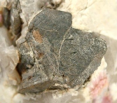 Schiavinatoite mineral
