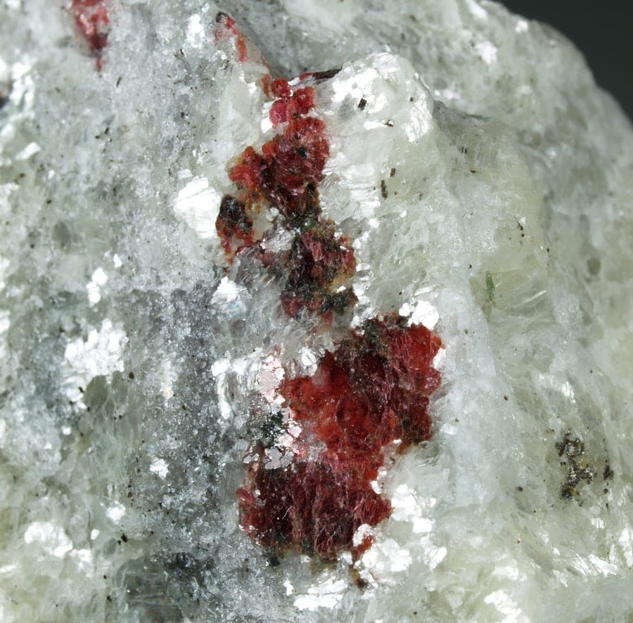 Taramellite mineral