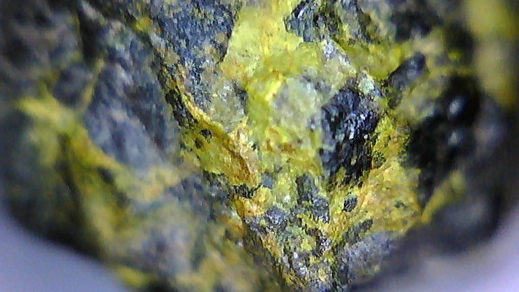 Thorogummite mineral