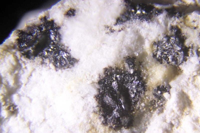 Vihorlatite mineral