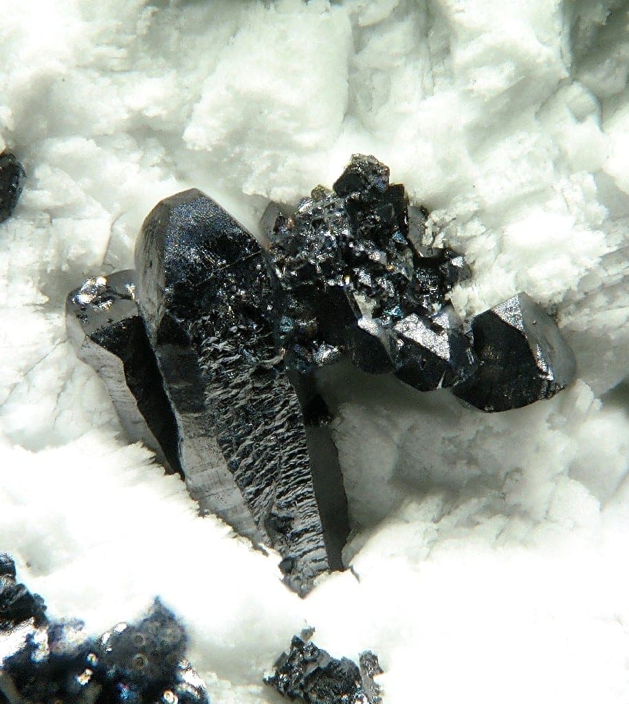 Villamanínite mineral