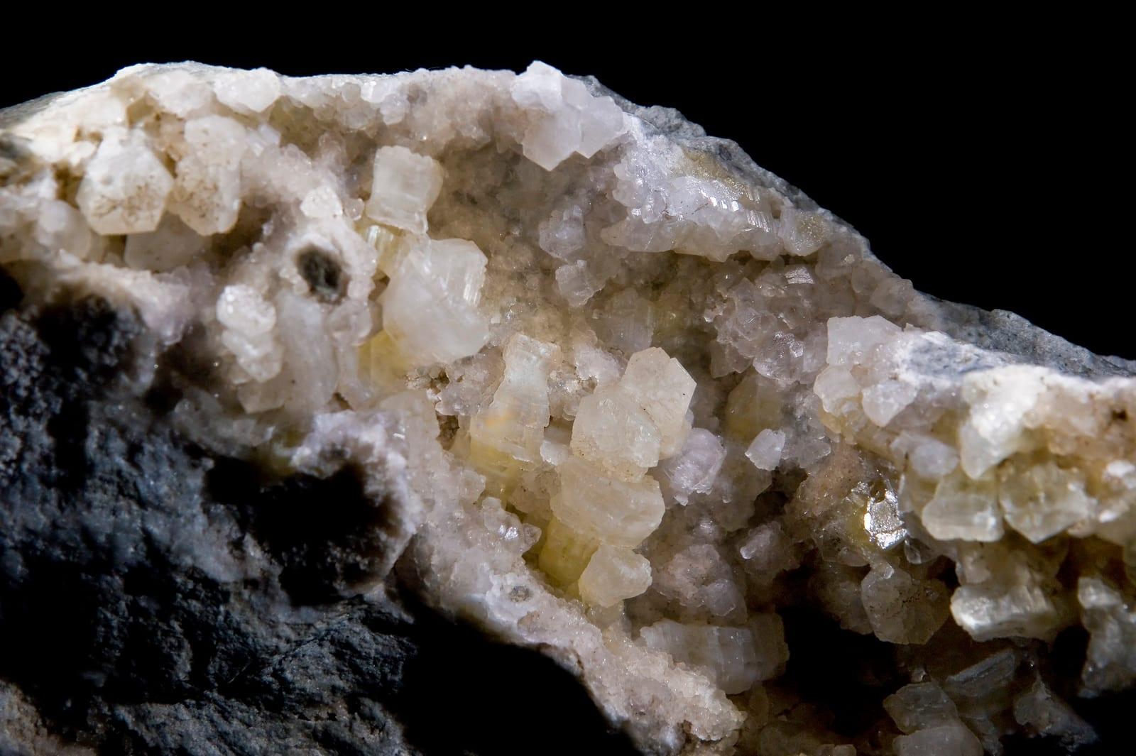 Weloganite mineral