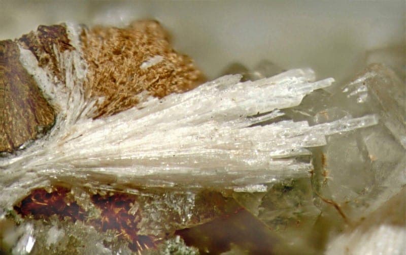 Yofortierite mineral