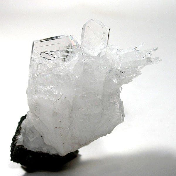 Yugawaralite mineral