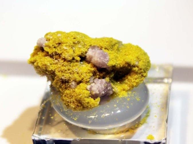 Zincocopiapite mineral