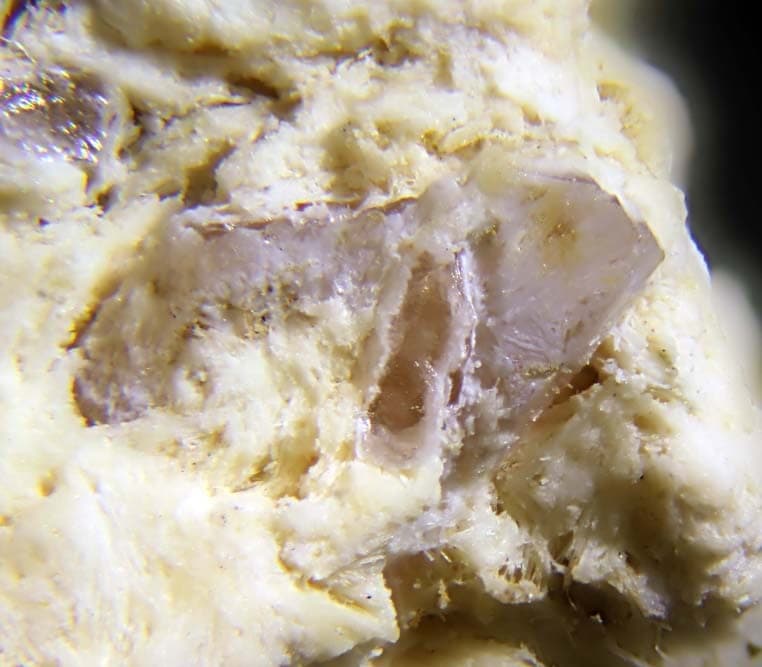 Zugshunstite-(Ce) mineral — Zugshunstite (Ce)
