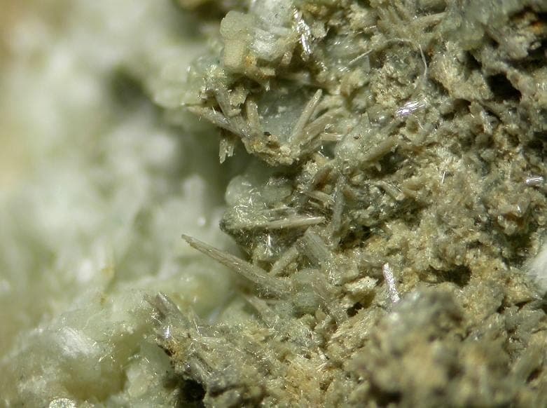 Carbocernaite mineral