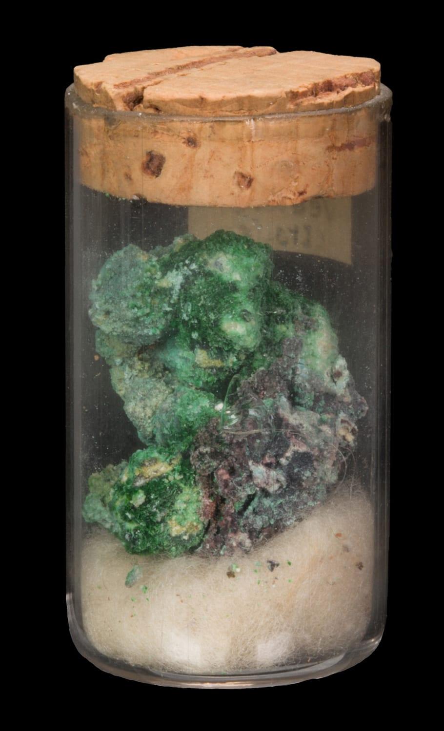 Euchlorine mineral
