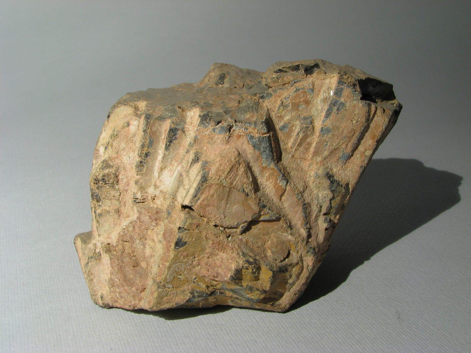 Euxenite mineral