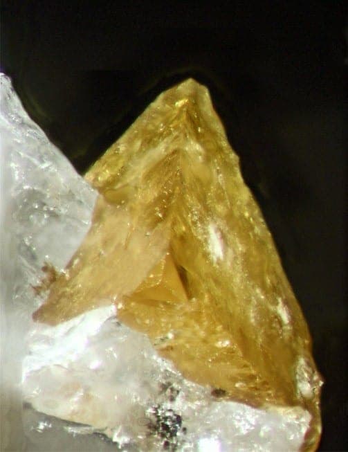 Helvine mineral