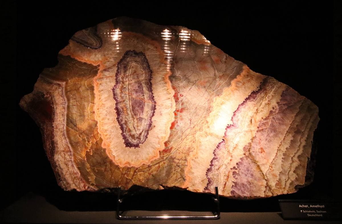Jasp-Agate gemstone