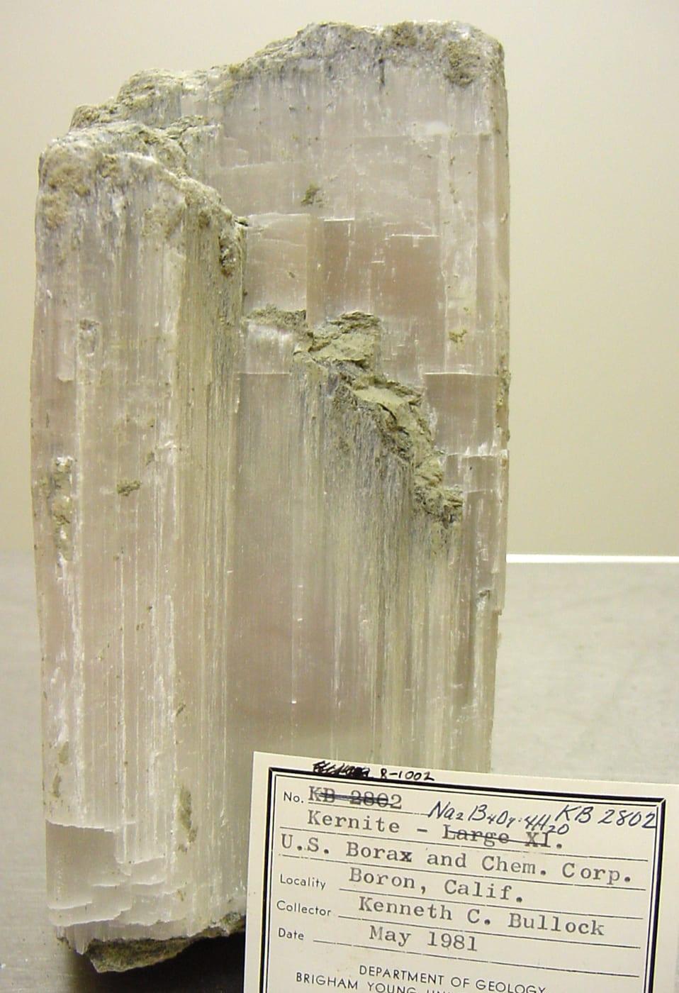 Kernite mineral