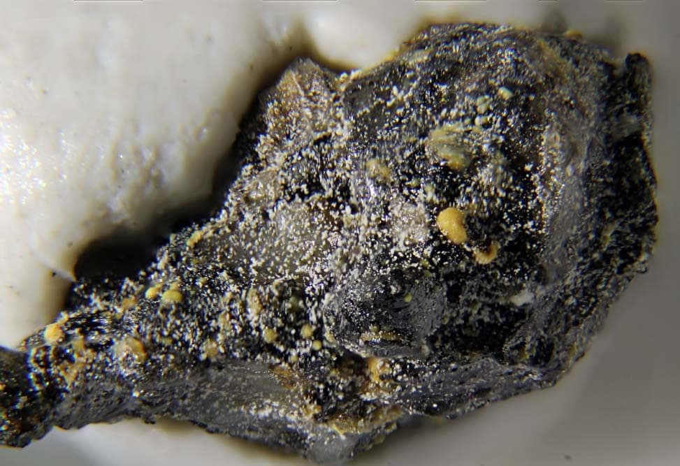 Ningyoite mineral