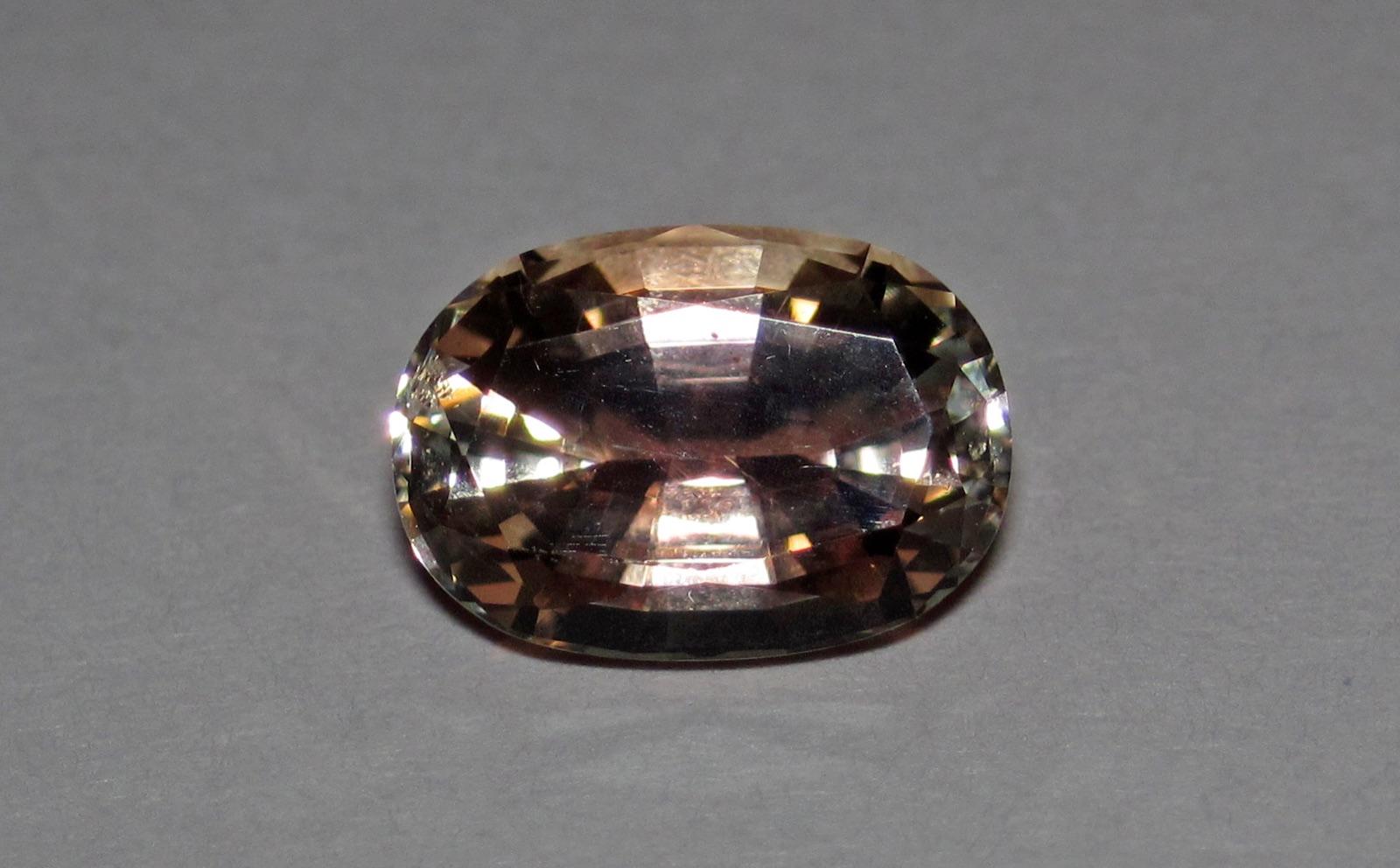 Oregon sunstone showing copper schiller through the stone