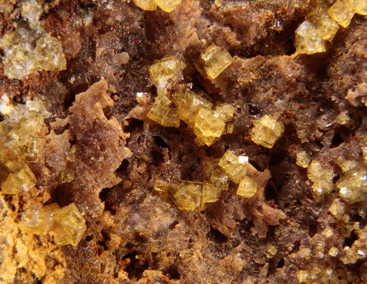 Pharmacoalumite mineral
