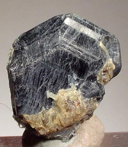 Sapphirine mineral