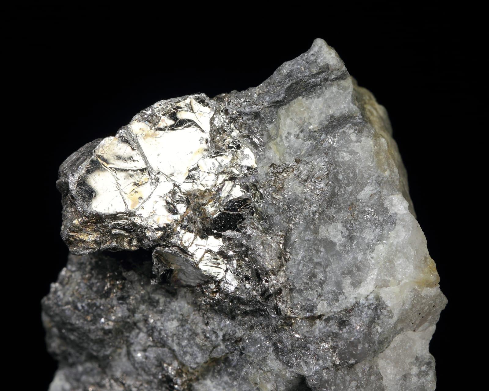 Tellurobismuthite mineral