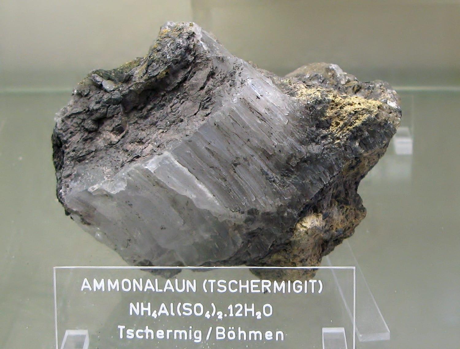 Tschermigite mineral