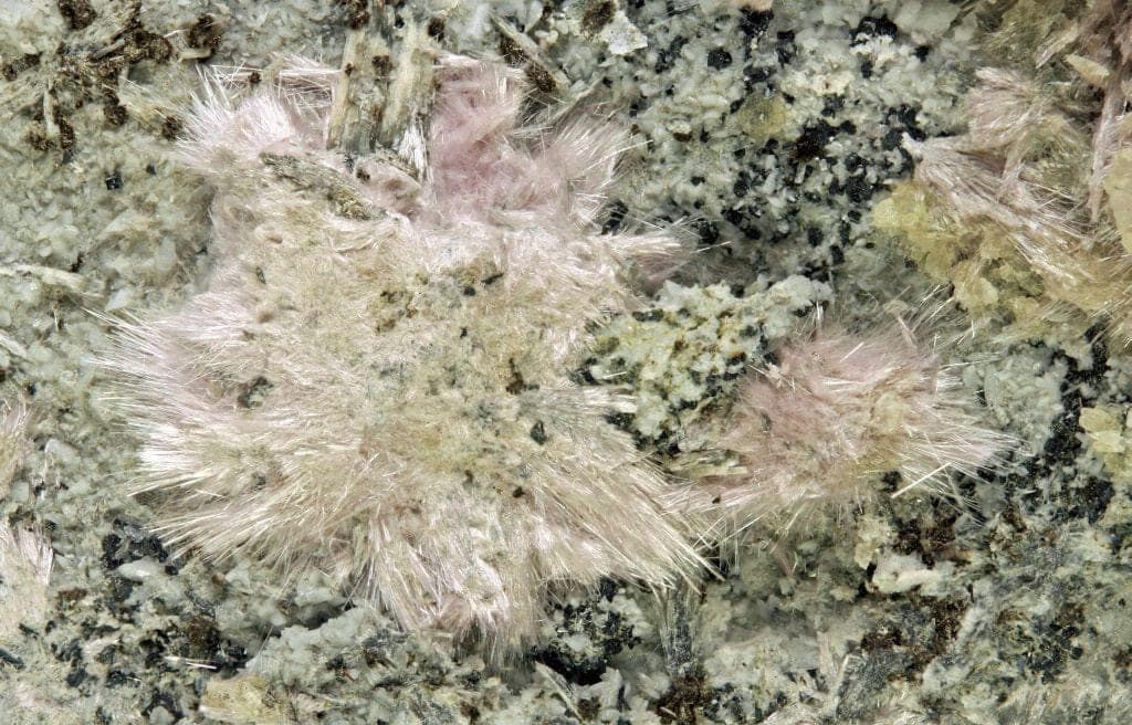 Ashcroftine-(Y) mineral