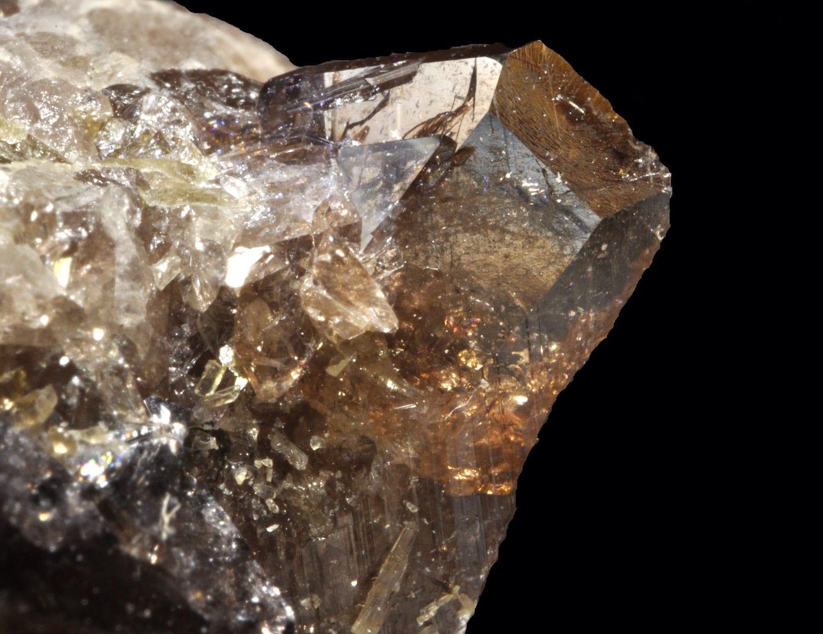 Axinite-(Fe) mineral