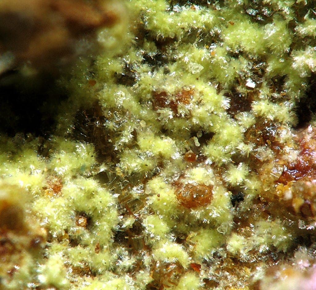 Barahonaite-(Fe) mineral
