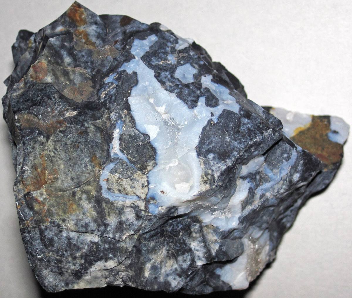 Nellie Blue flint: blue-grey chert with pale blue chalcedony veining, Coshocton County, Ohio