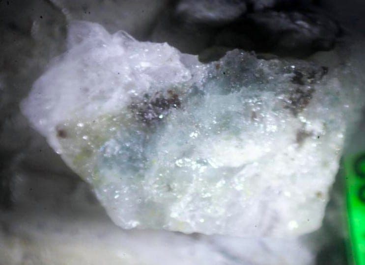 Cerchiaraite-(Al) mineral
