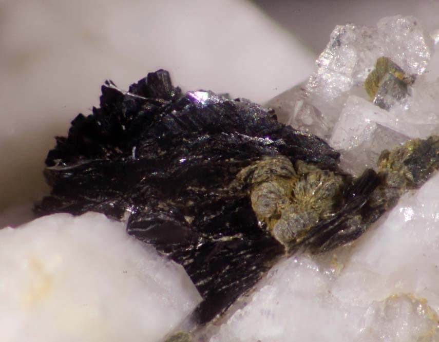 Cervandonite-(Ce) mineral