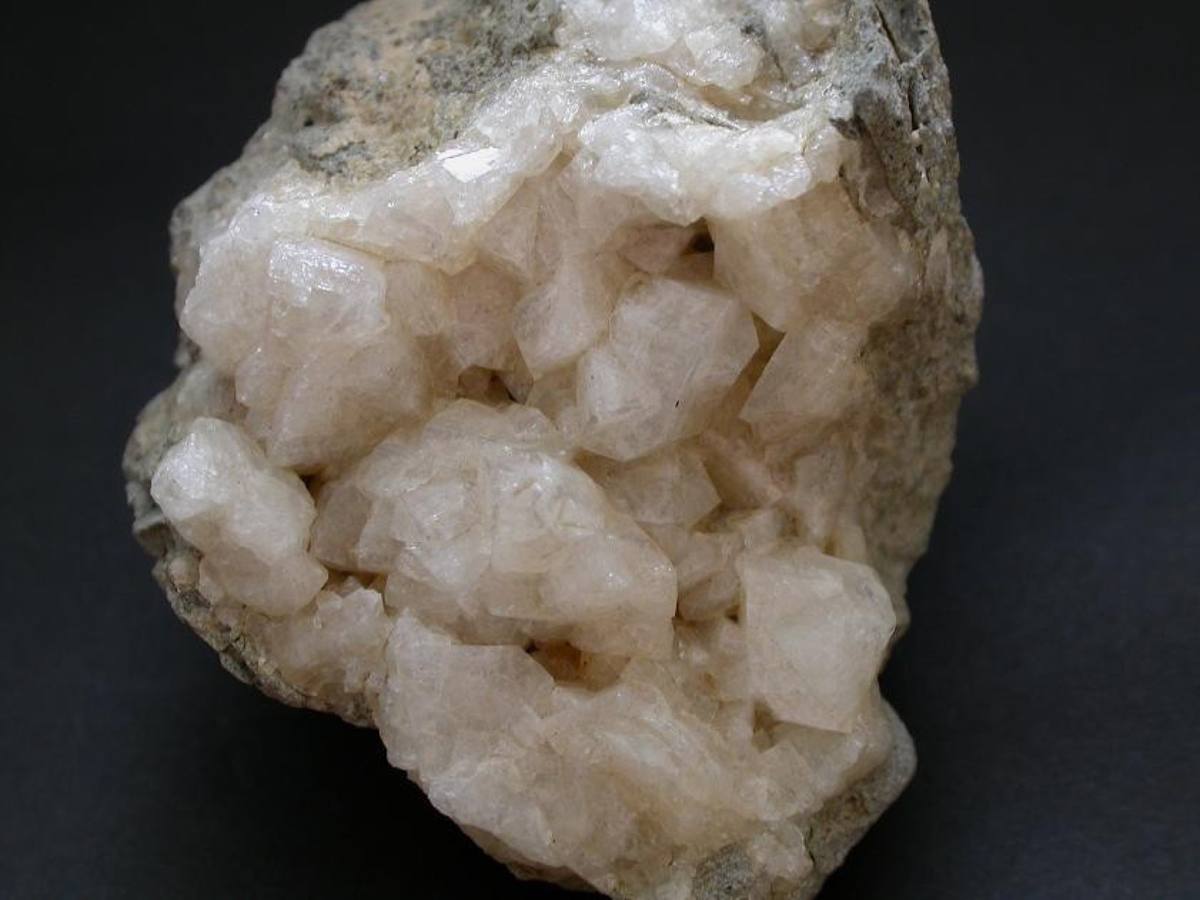 Creamy pseudocubic chabazite crystals, Řepčice, Czech Republic