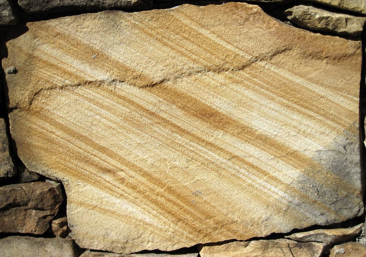 Crab Orchard sandstone slab showing cross-bedding and iron banding
