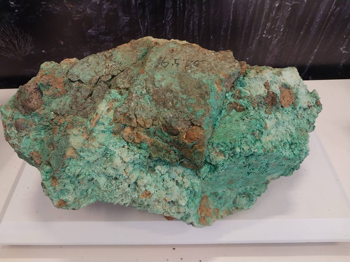 Genthite gemstone