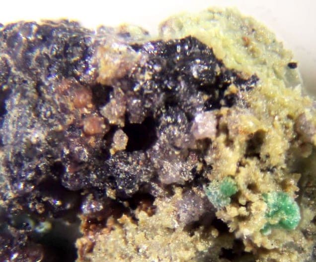 Gysinite-(Nd) mineral