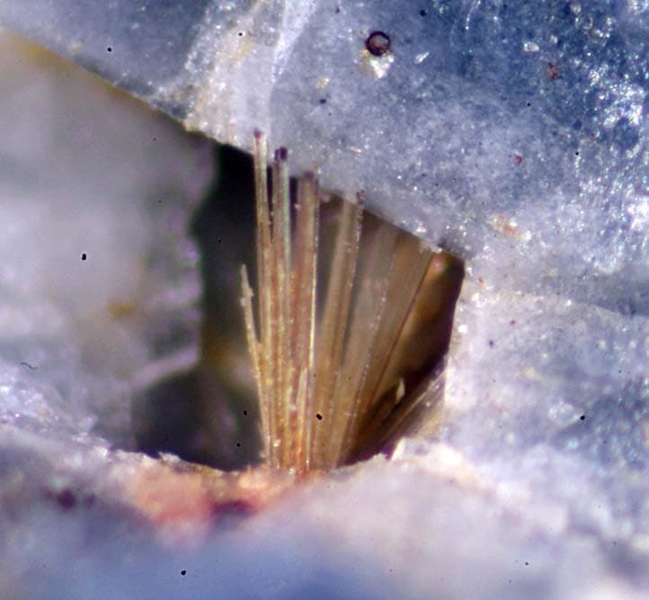 Hellandite-(Ce) mineral