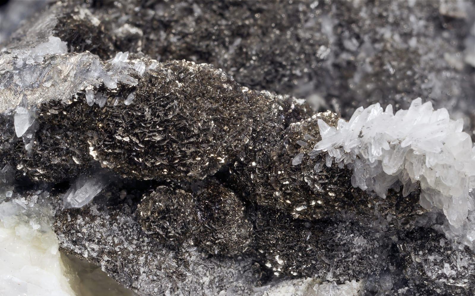 Löllingite mineral