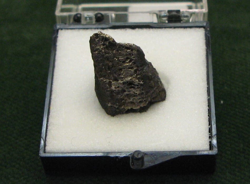 Luanheite mineral