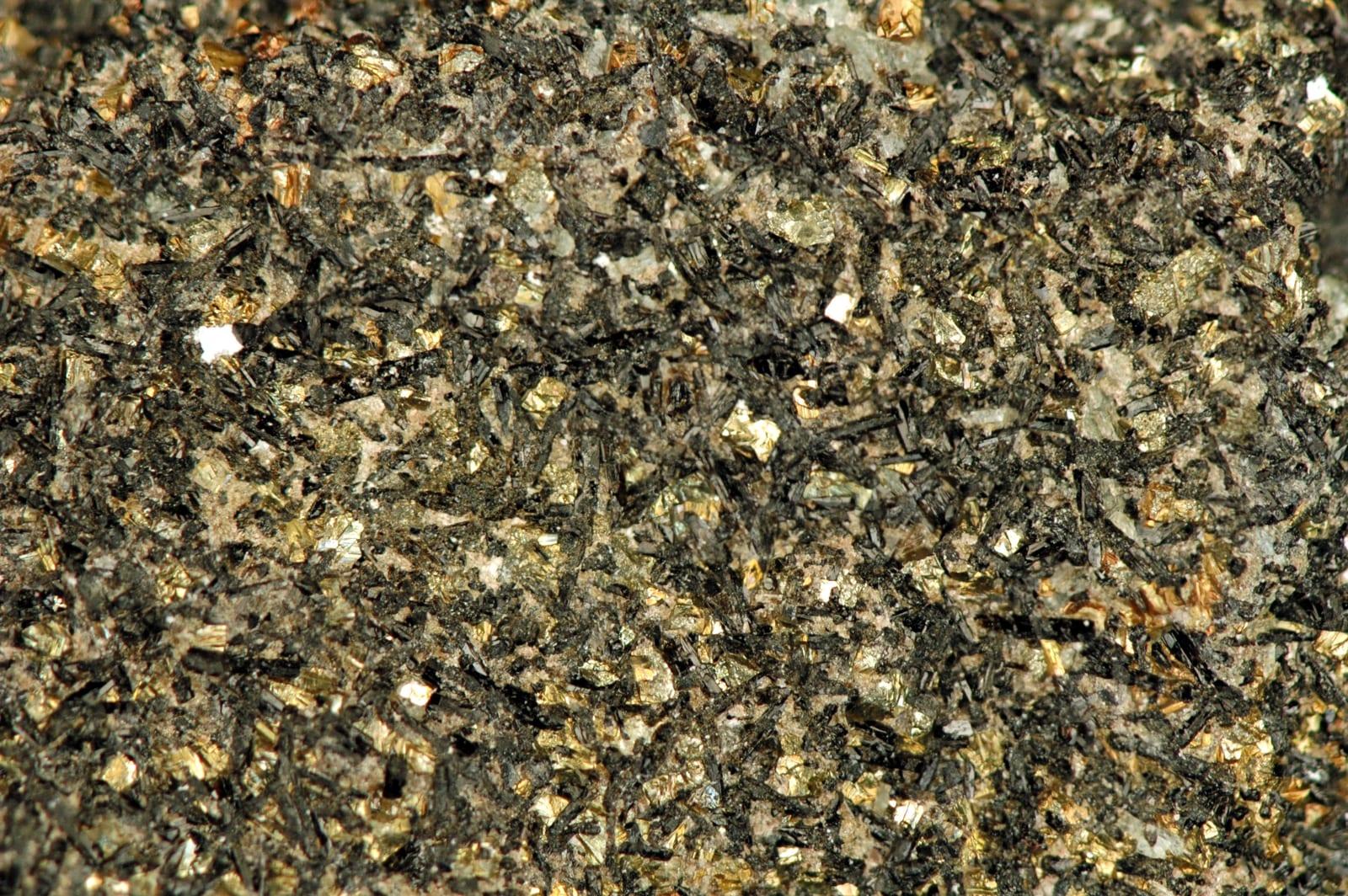 Madocite mineral