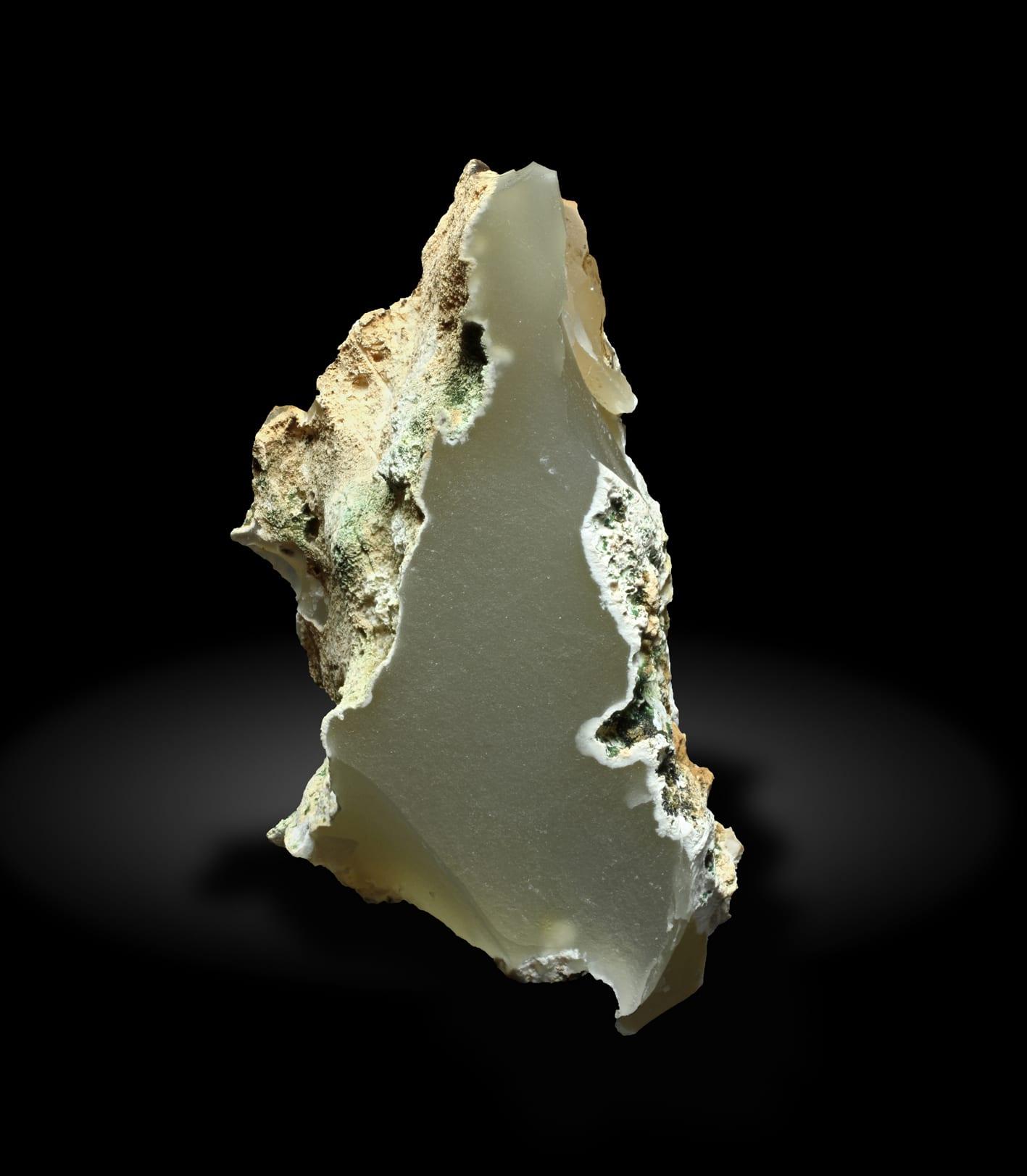 Mogánite mineral