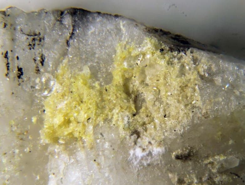 Moydite-(Y) mineral