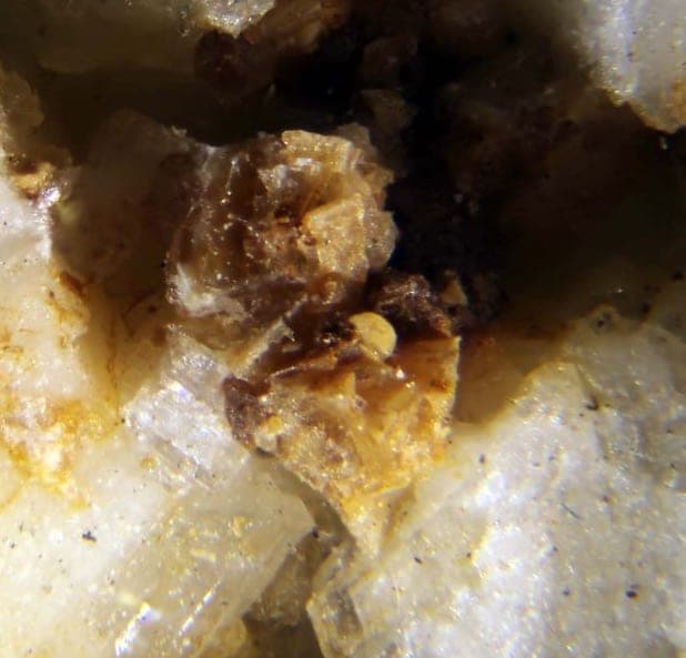 Okanoganite-(Y) mineral