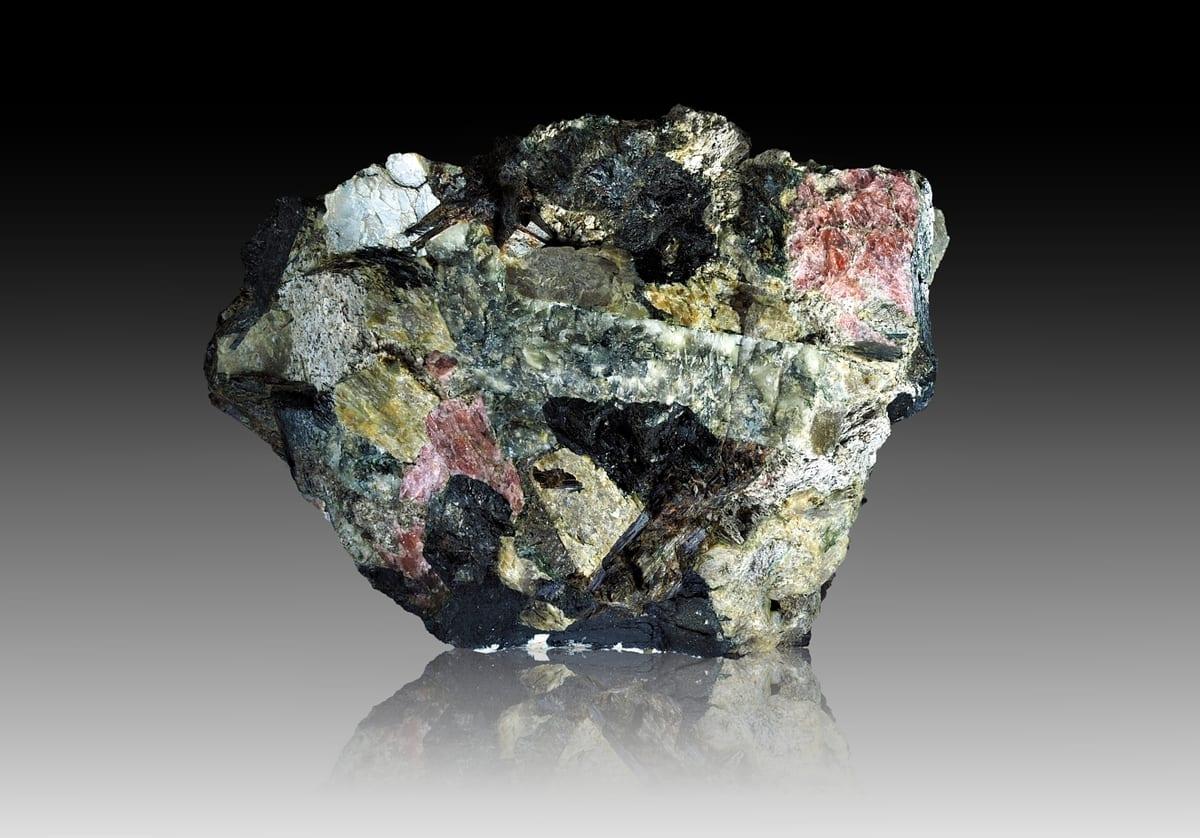 Paralomonosovite mineral
