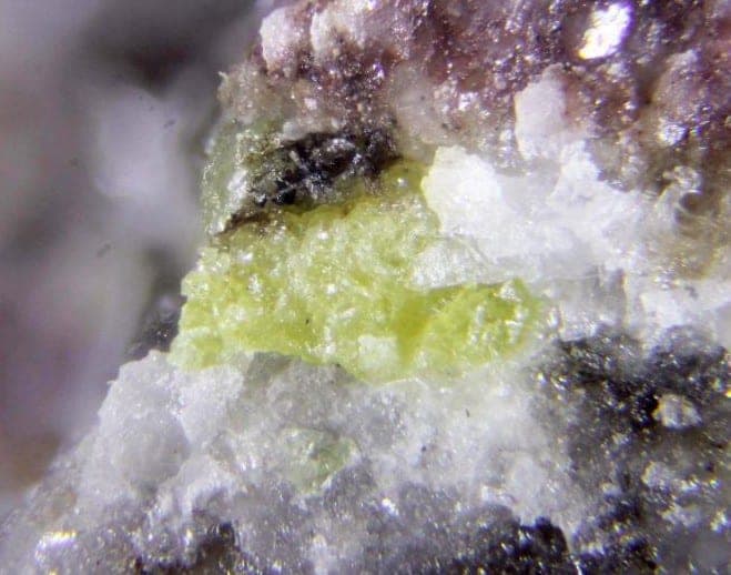 Paraniite-(Y) mineral