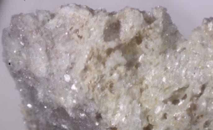 Saryarkite-(Y) mineral