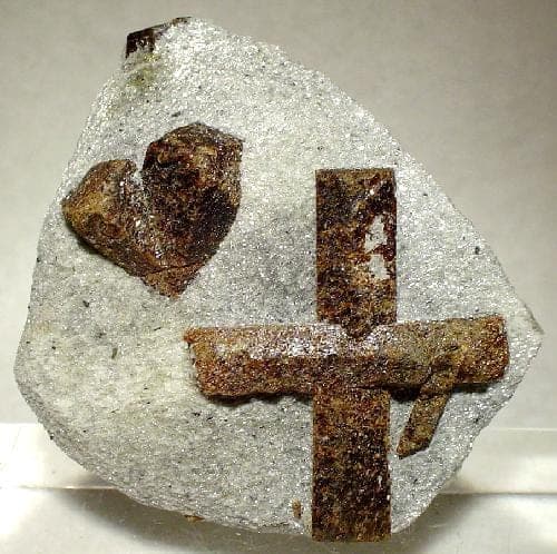 Staurolite mineral