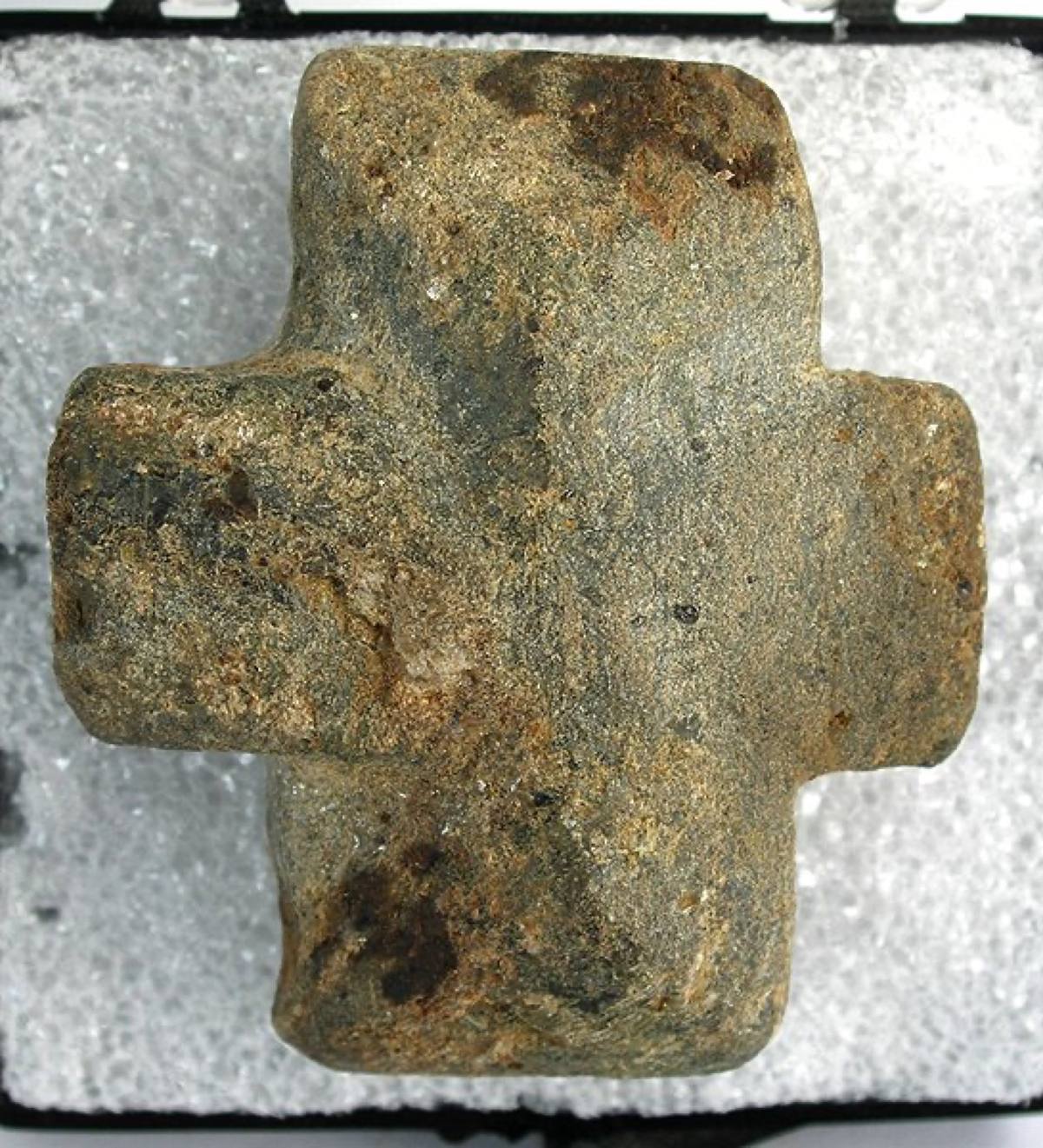 Staurolite 90-degree cross twin, Ball Ground, Georgia