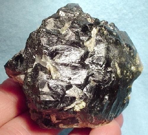 Tantalite-(Mn) mineral