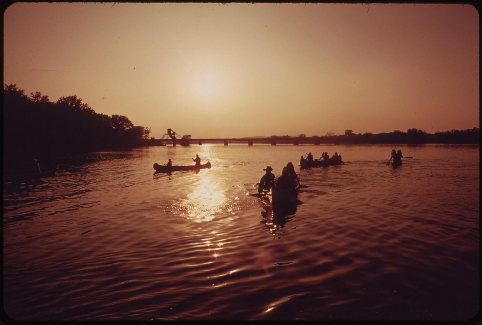 Canoeists on the Wisconsin River at Muscoda, Wisconsin